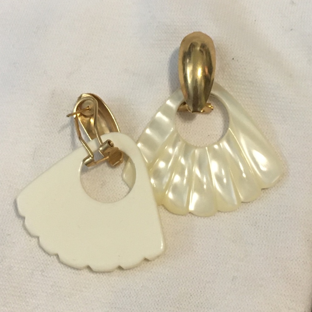 Shell earrings - Picture 4 of 4
